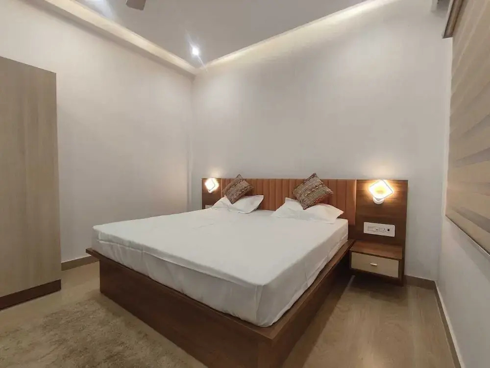 Айодхья: The Tribhuvan Residency
