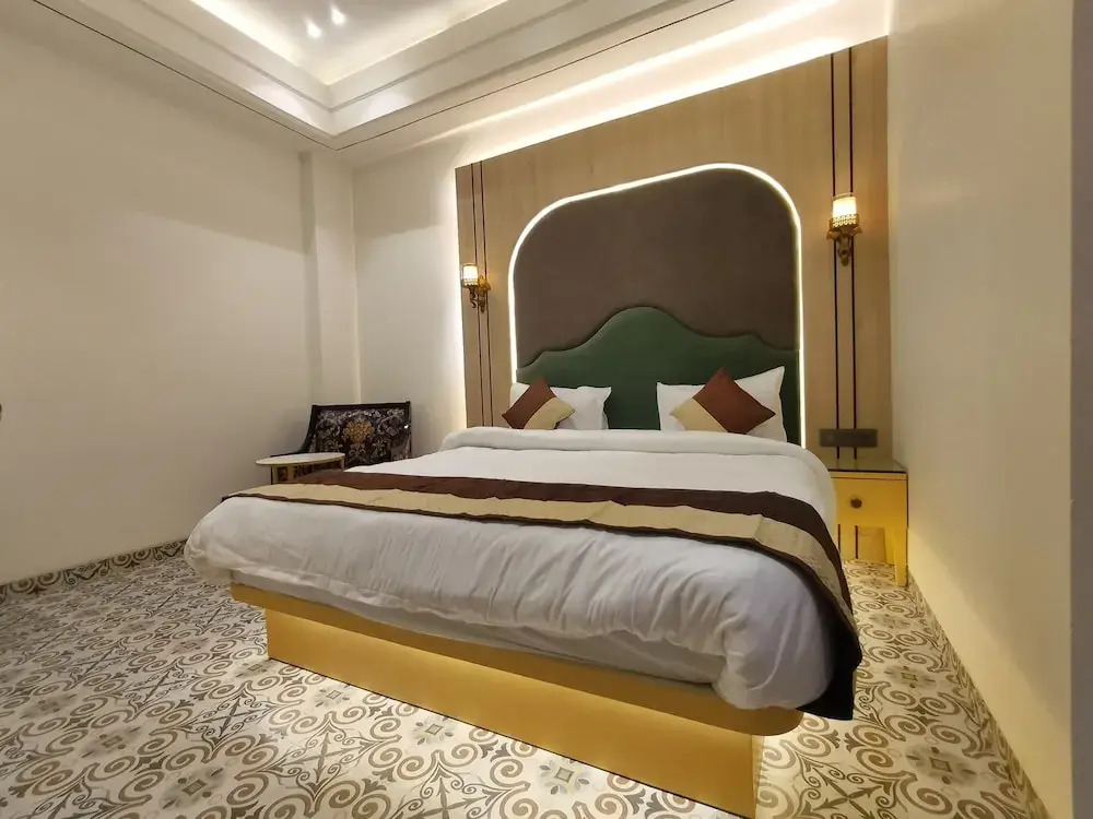 Айодхья: Hotel The Raghavas'