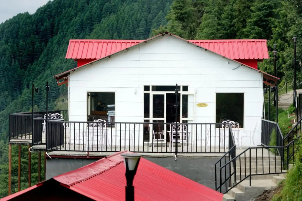 Чамба: Aaroham by Aamod Dalhousie Luxury Cottage Resort