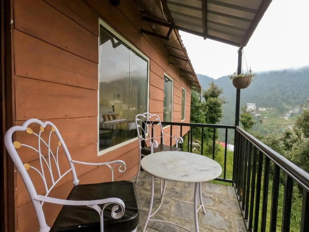 Чамба: Aaroham by Aamod Dalhousie Luxury Cottage Resort
