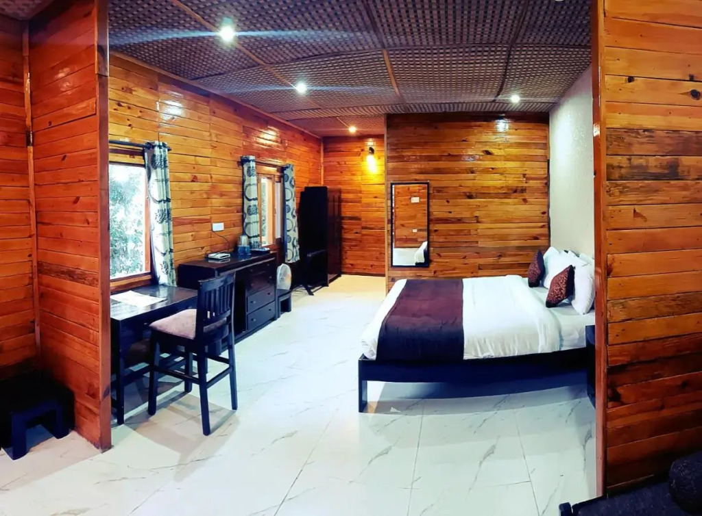 Чамба: Aaroham by Aamod Dalhousie Luxury Cottage Resort