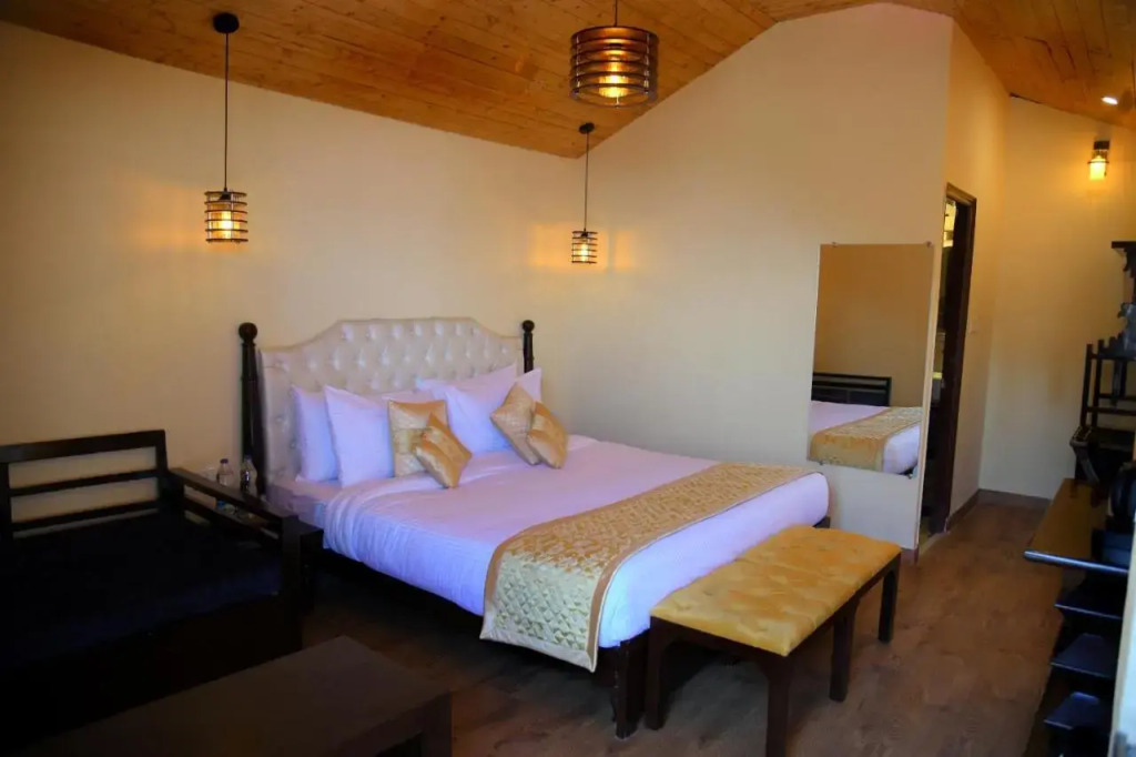 Чамба: Aaroham by Aamod Dalhousie Luxury Cottage Resort