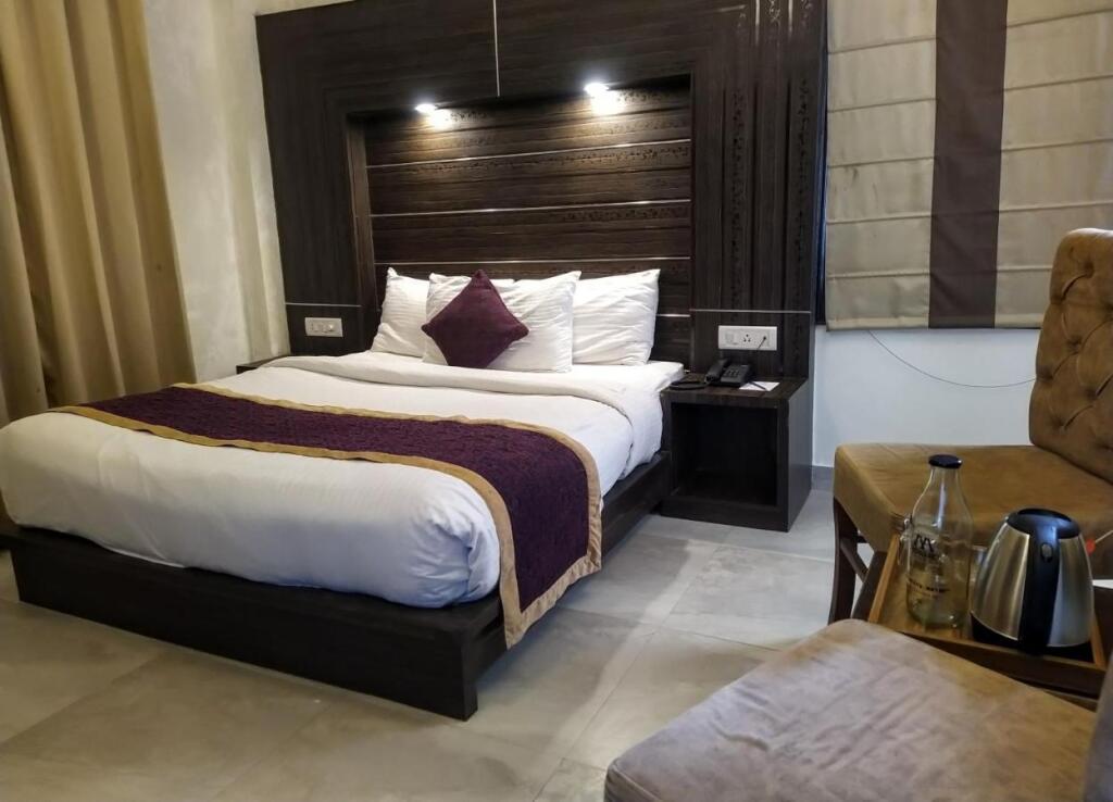 Наинитал: Hotel Holiday Highlight By DVM INDIA