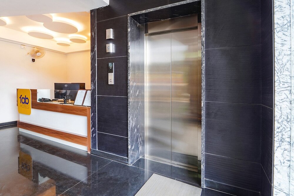 Бангалор: FabHotel Elegant I
