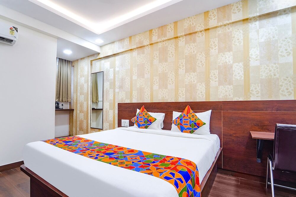Бангалор: FabHotel Elegant I