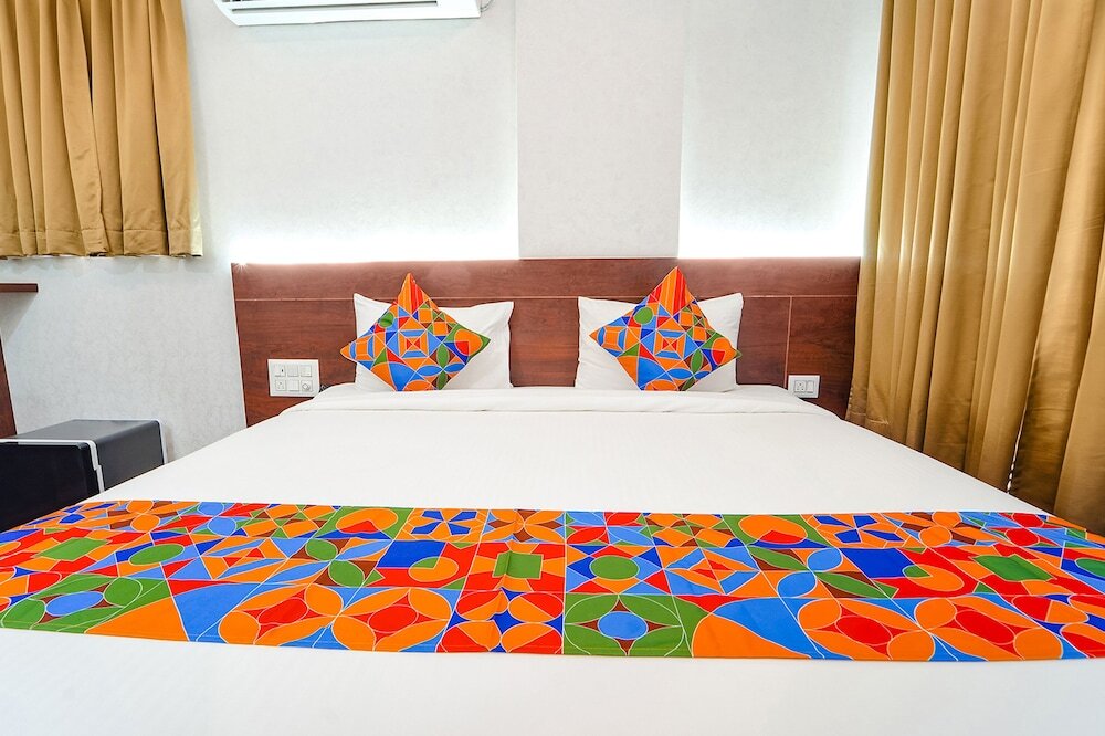 Бангалор: FabHotel Elegant I