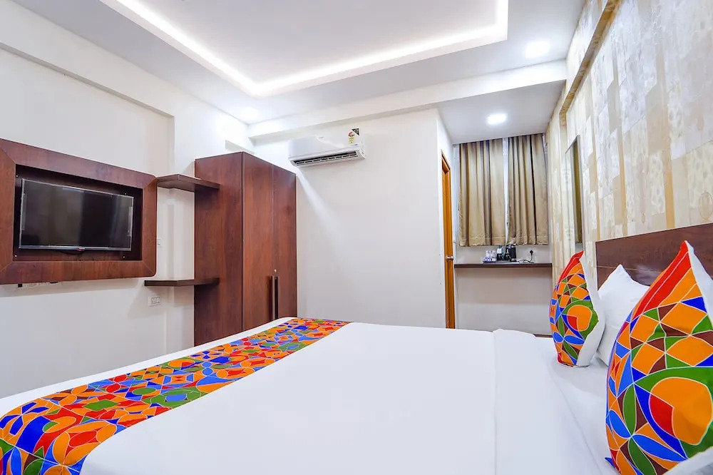 Бангалор: FabHotel Elegant I