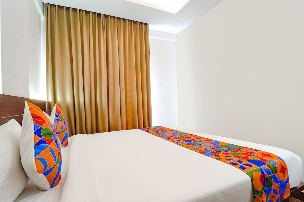 Бангалор: FabHotel Elegant I