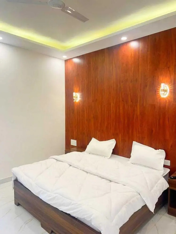 Гуруграм: Kingfisher Luxury Resort