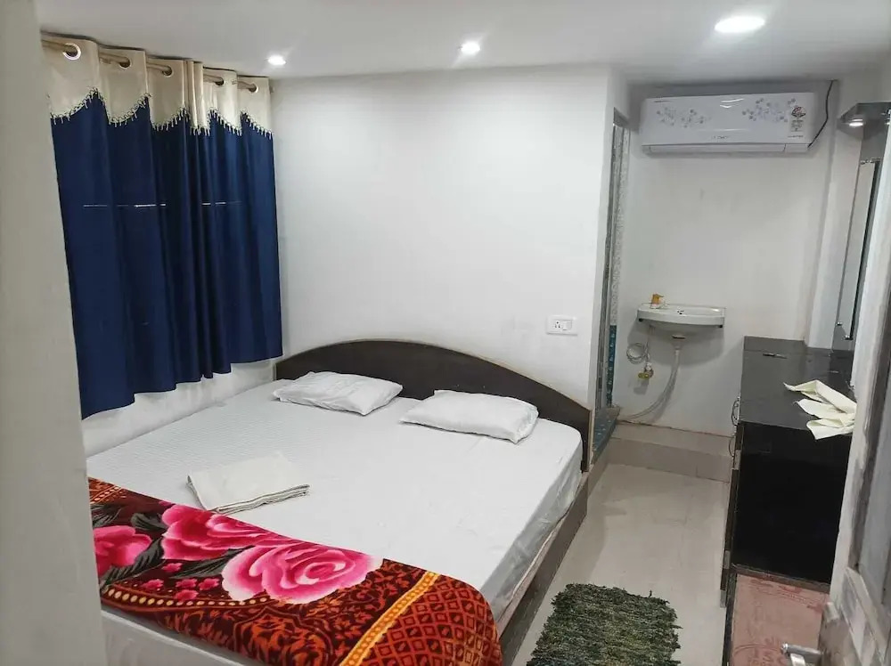 Раксол: Hotel Dharam Mukti