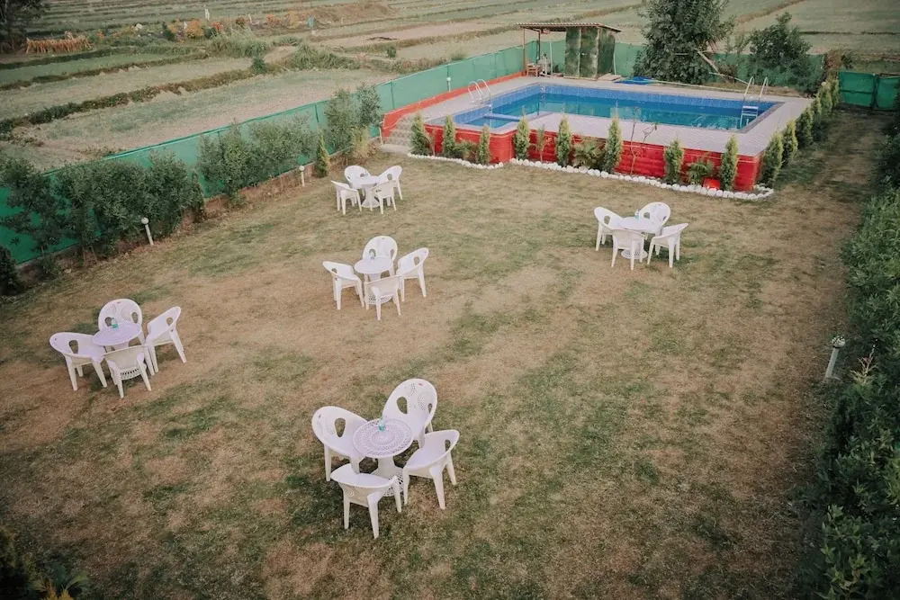 Наинитал: Corbett Secret Hideout