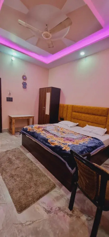 Айодхья: Surya Palace