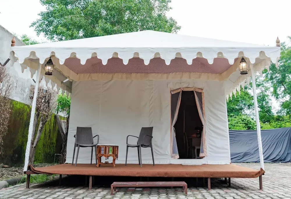 Джуси: Royal Kumbh Tents Prayagraj