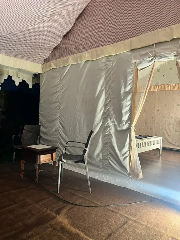 Джуси: Royal Kumbh Tents Prayagraj