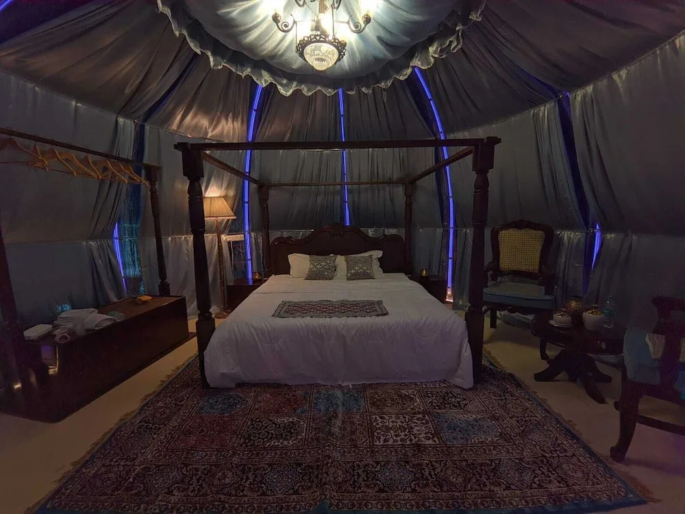 Найни: Regenta Evolife Dome City, Prayagraj.