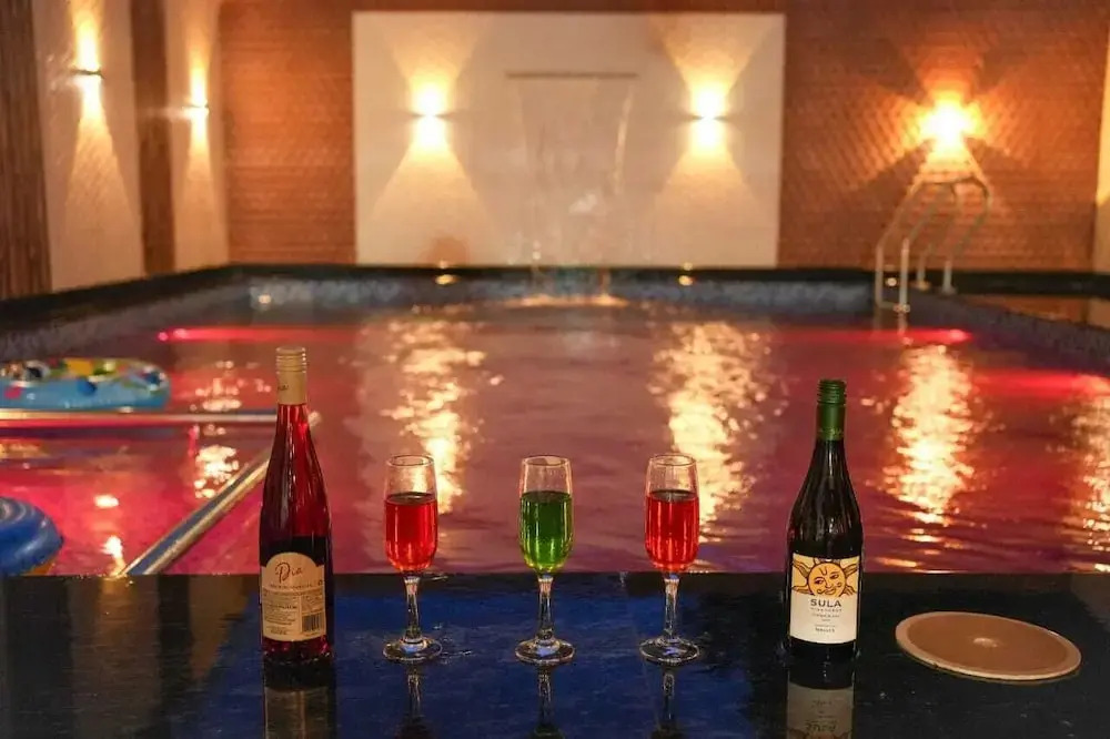 Хандала: karla retreat Resort lonavala