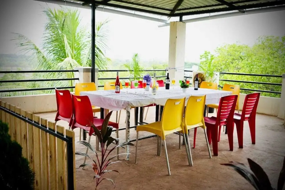 Хандала: karla retreat Resort lonavala