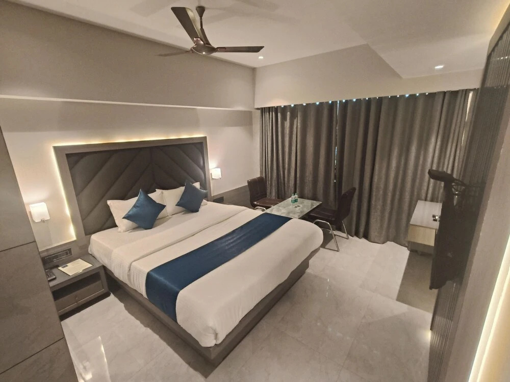 Тхане: Hotel Nakshatra Residency