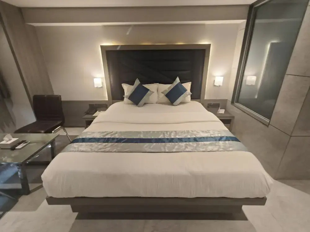 Тхане: Hotel Nakshatra Residency