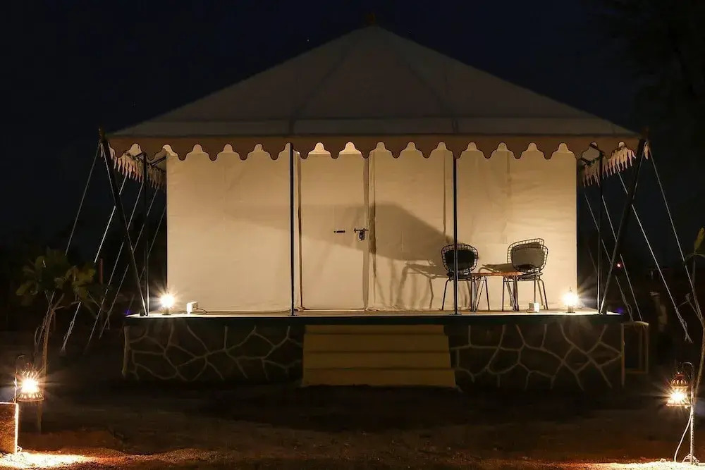 Джуси: IRCTC Tent City Prayagraj