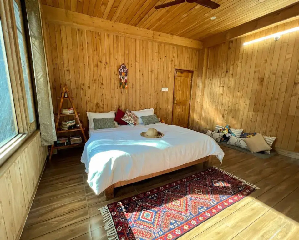 Гушайни: Kefi Bakehouse & Stays Tirthan