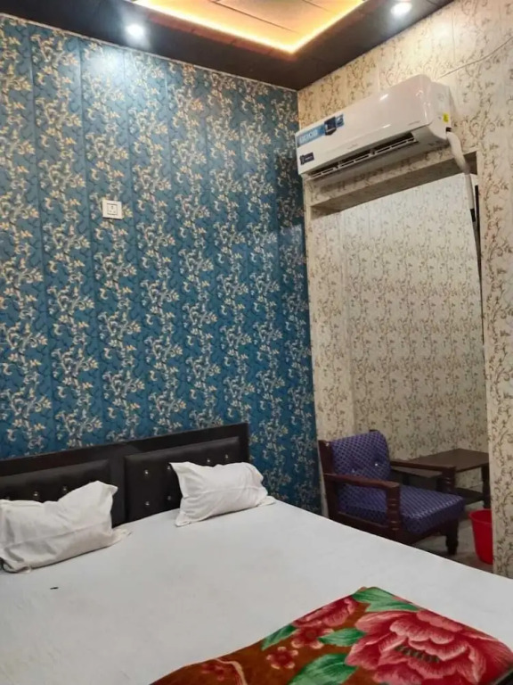 Праяградж: Shri Veni Madhav Hotel