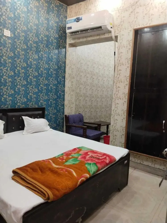 Праяградж: Shri Veni Madhav Hotel