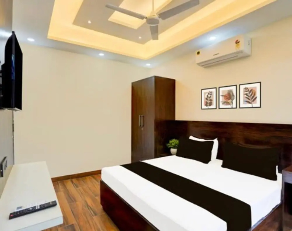 Большая Нойда: Yati Suites