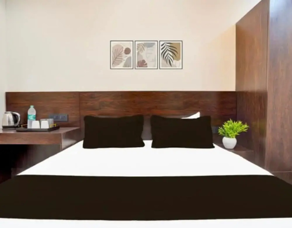 Большая Нойда: Yati Suites