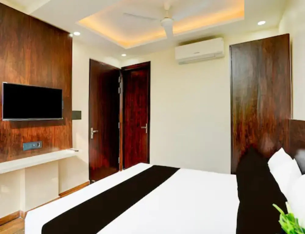 Большая Нойда: Yati Suites