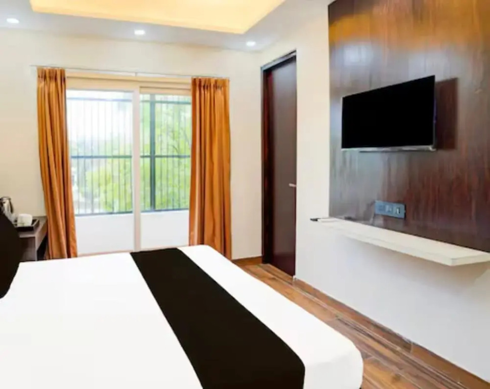 Большая Нойда: Yati Suites
