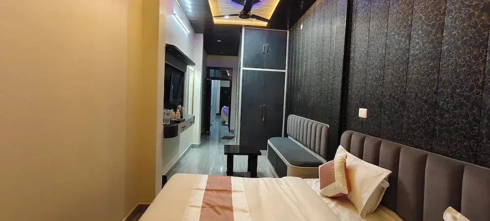 Варанаси: Sun High Stay Luxury Guest House