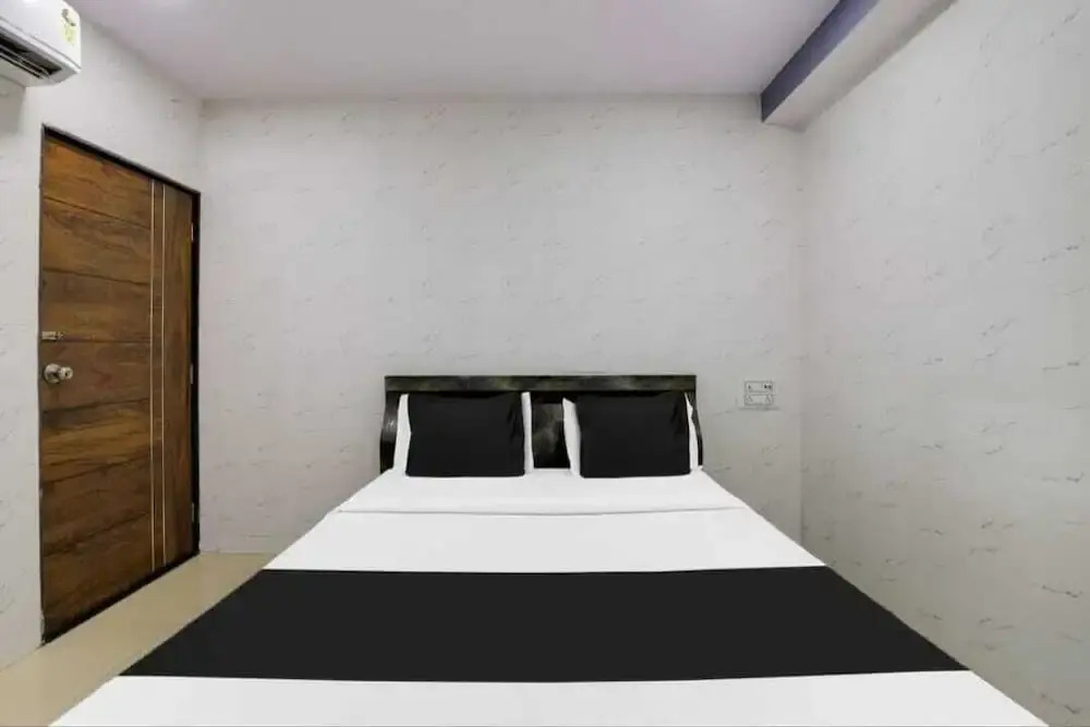 Сурат: Hotel Delight In By GRB