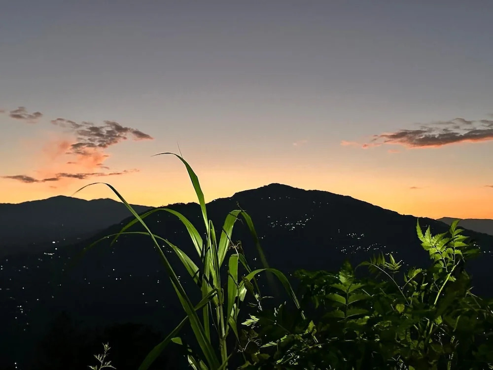 Калимпонг: The Grand Kalimpong