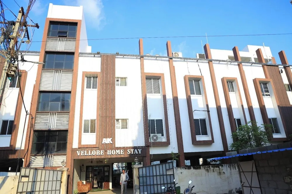 Веллор: AK Vellore Stays