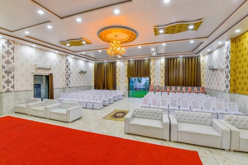 Джайпур: Hotel Kalyan and Banquets
