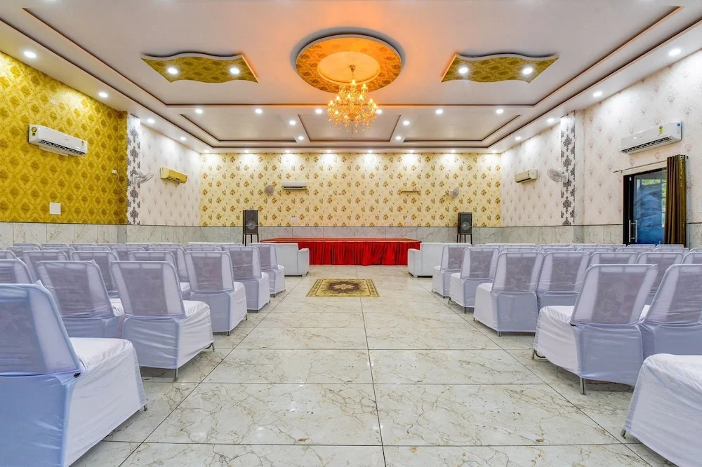 Джайпур: Hotel Kalyan and Banquets