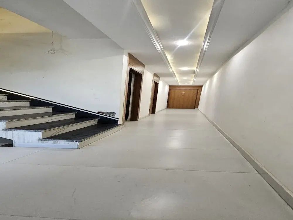 Aligarh: The Royal Orchid