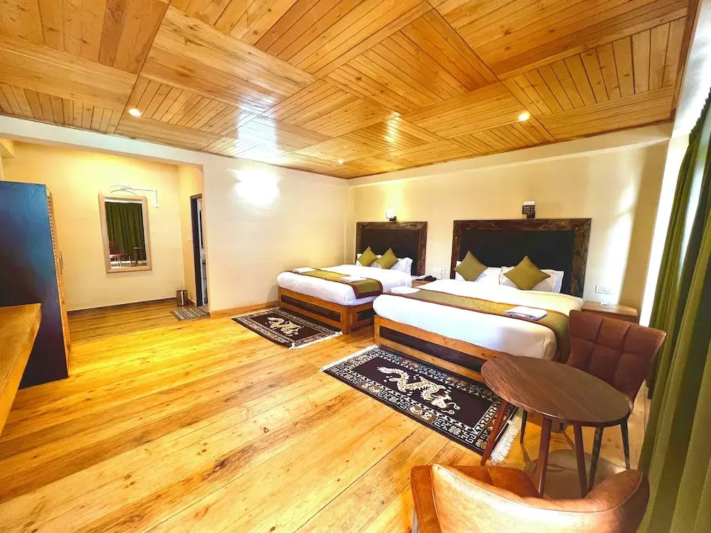 Лачунг: The Country House