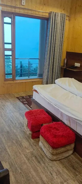 Чамоли: Pine Palace Homestay
