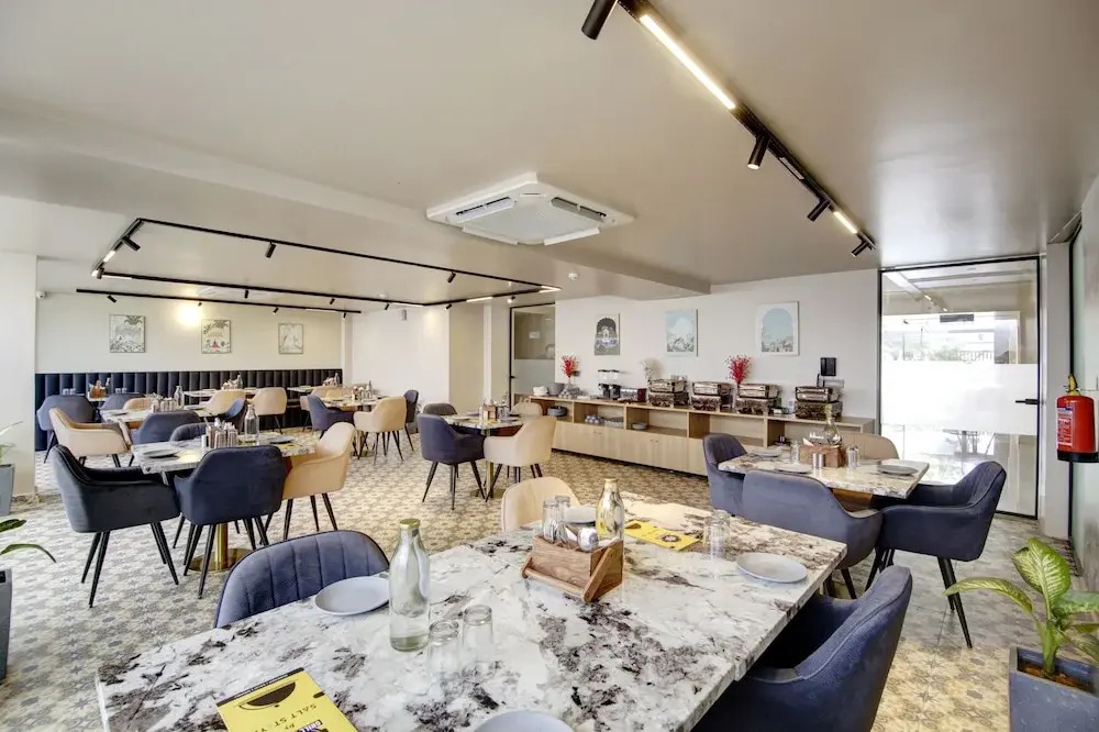 Гуруграм: Saltstayz Sage near Golf Course Road