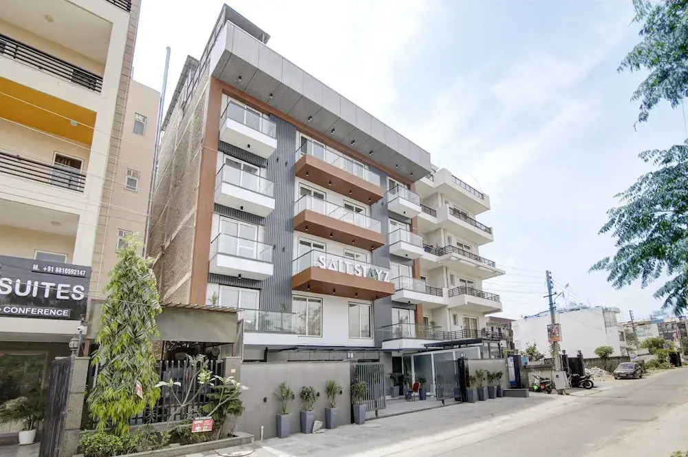 Гуруграм: Saltstayz Sage near Golf Course Road