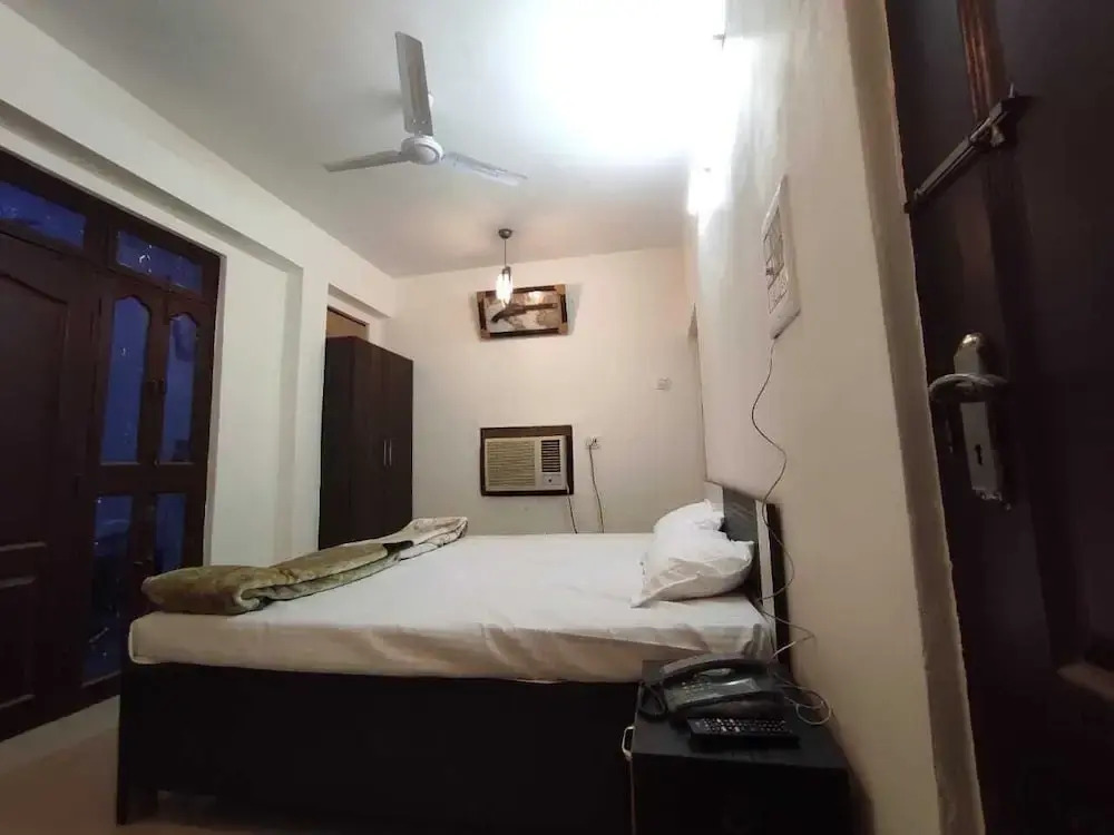 Варанаси: Hotel Parv