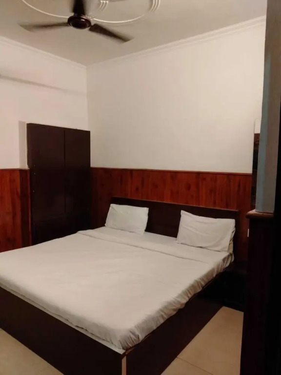 Нью-Дели: Shri Sai Guest House