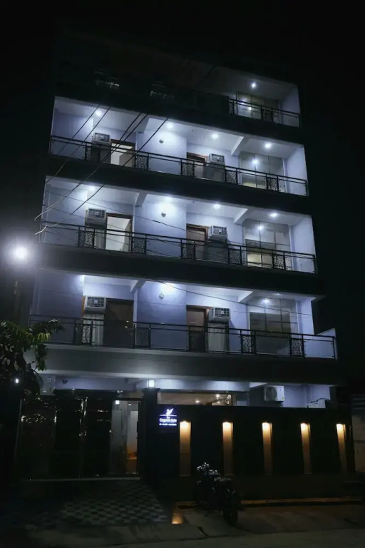 Нойда: Hotel la Corporate Suite
