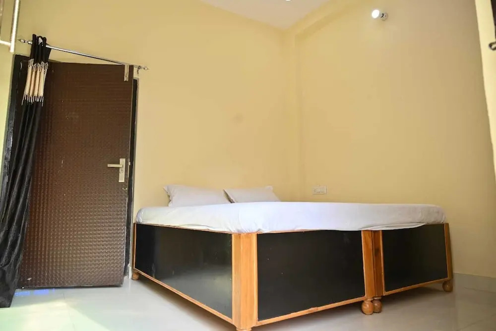 Варанаси: New Kashi Paying Guest House By GRB