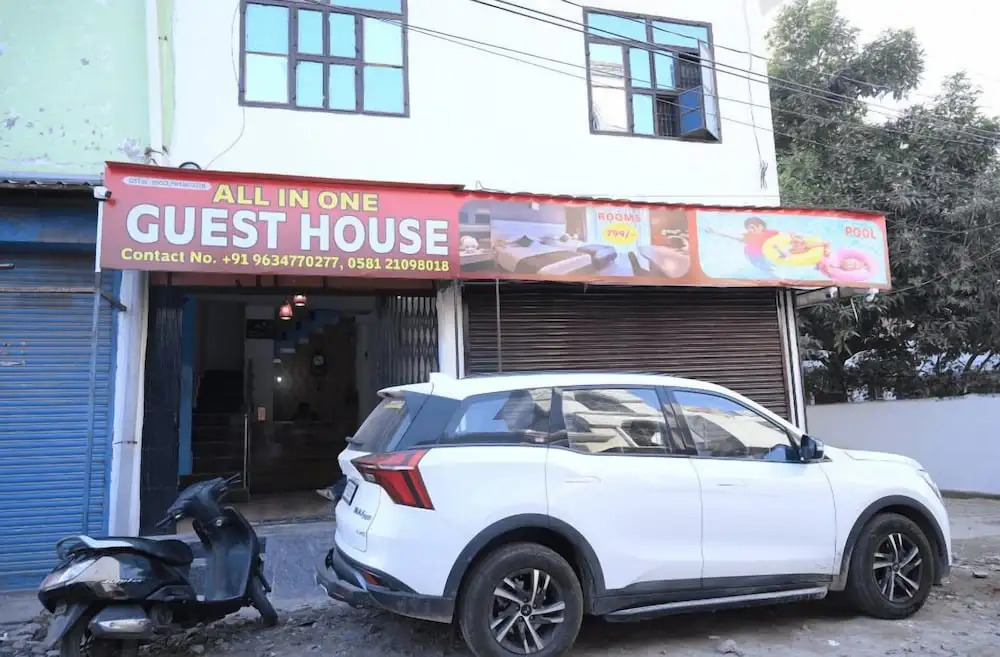 Барейлли: All In One Guest House
