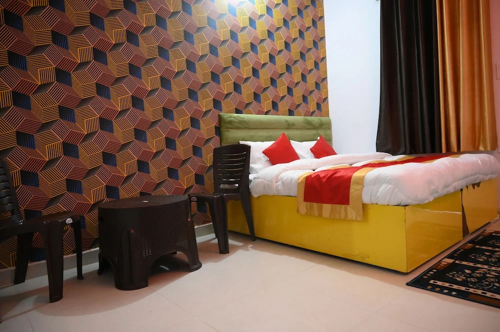 Барейлли: All In One Guest House