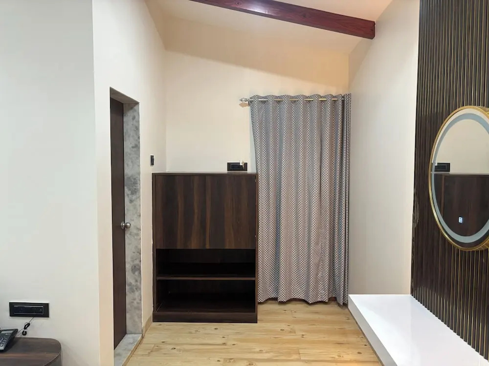 Киим: ILIF 2706 Western Breeze Villas