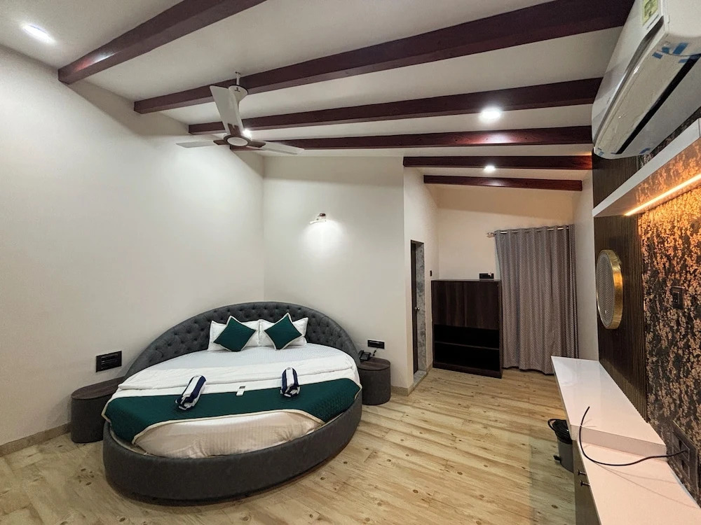 Киим: ILIF 2706 Western Breeze Villas